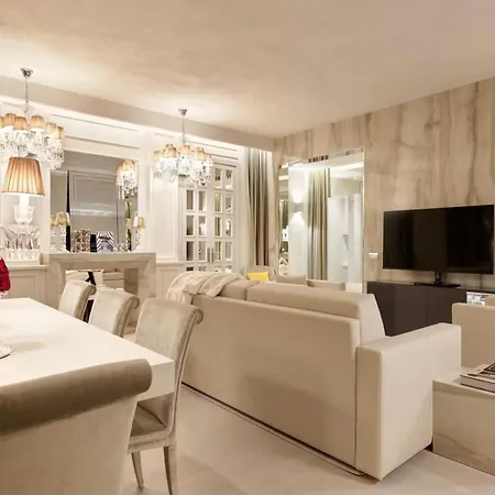 Cozy Apartments In The Center Of Milan 3*