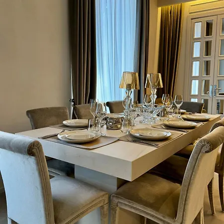 Cozy Apartments In The Center Of Milan 3*