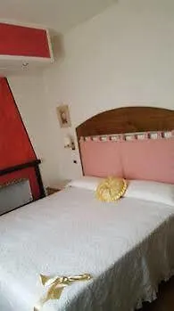 Cozy Apartments In The Center Of Milan Frühstückspension 3*